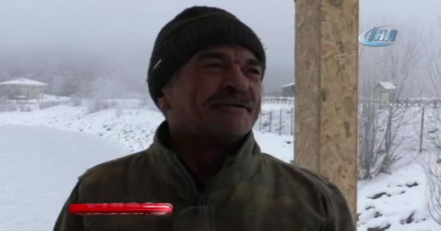 Yozgat'ta göletler dondu, yamaçlarda sarkıtlar oluştu