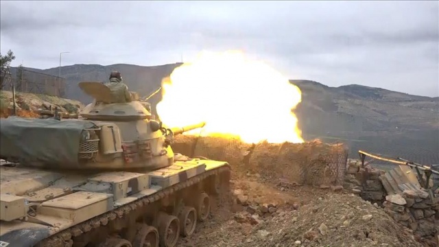 Zeytin Dalı Harekâtı'nda hedefler tank ve top atışlarıyla vuruluyor