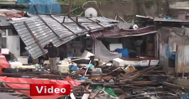 Zonguldak Limanı dev dalgalara teslim oldu