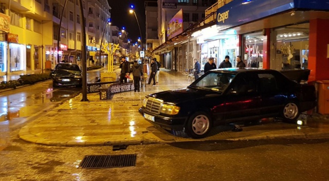 Antalya'da alkollü sürücüsü dehşeti: 3 yaralı