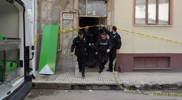 Ayrı yaşadığı eşi ve kayınbiraderini öldürdü