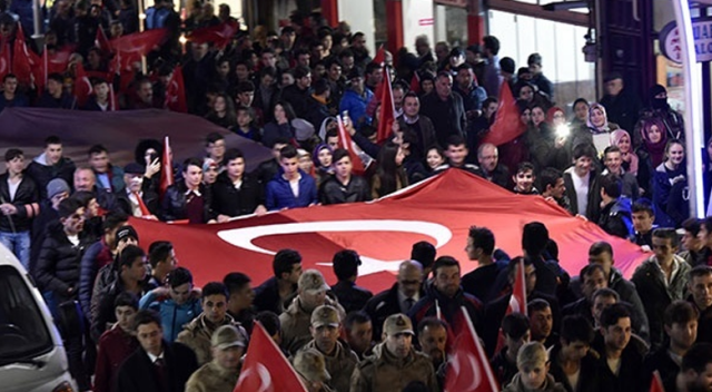 Gümüşhane caddeleri ‘Şehitler ölmez vatan bölünmez’ sloganlarıyla inledi