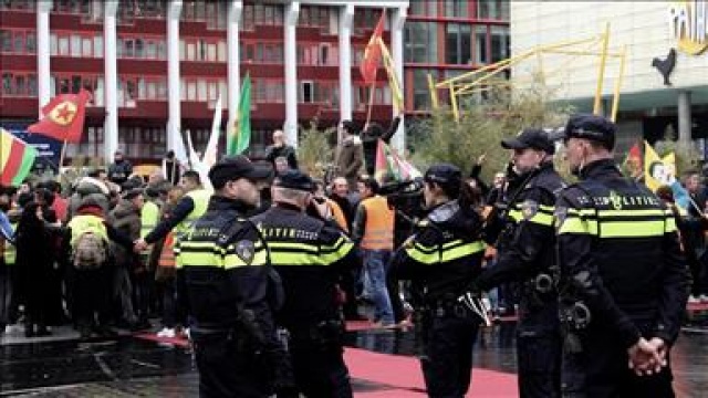 Hollanda’da PYD/PKK yandaşları Türklere saldırdı