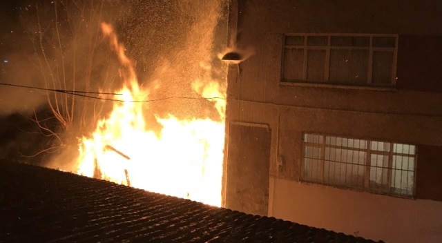 İstanbul Fatih'te korkutan yangın