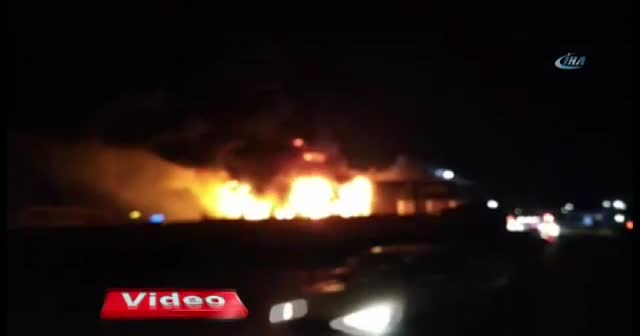 Kocaeli'nde ilaç fabrikasında büyük yangın