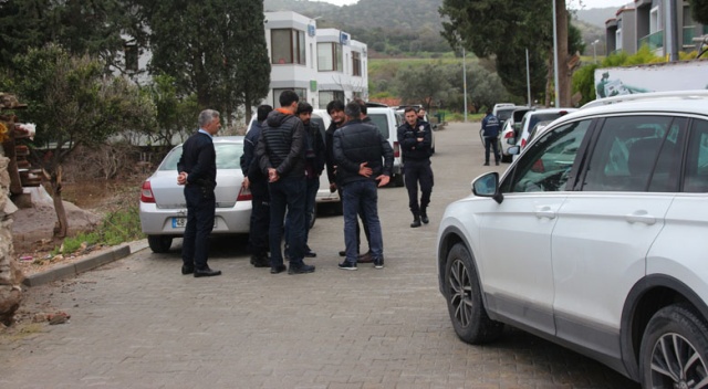 Otomobilin bagajından servet çaldılar