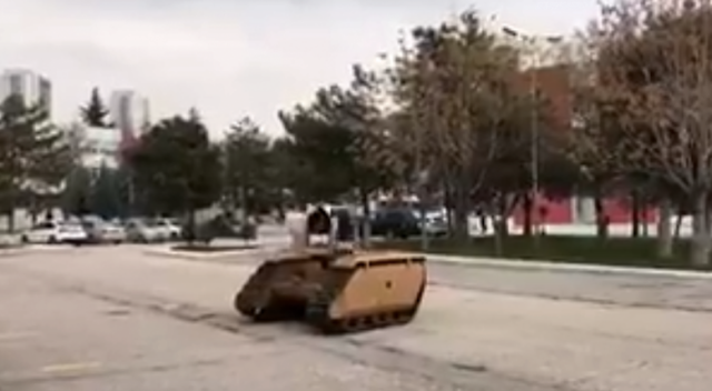 Savunma Sanayii Müsteşarlığı, 'İnsansız Kara Aracı' görüntülerini paylaştı