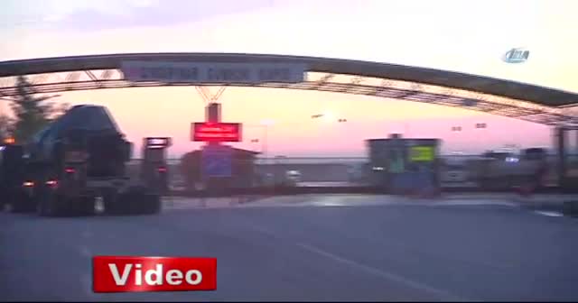 Sınıra tank sevkiyatı sürüyor !