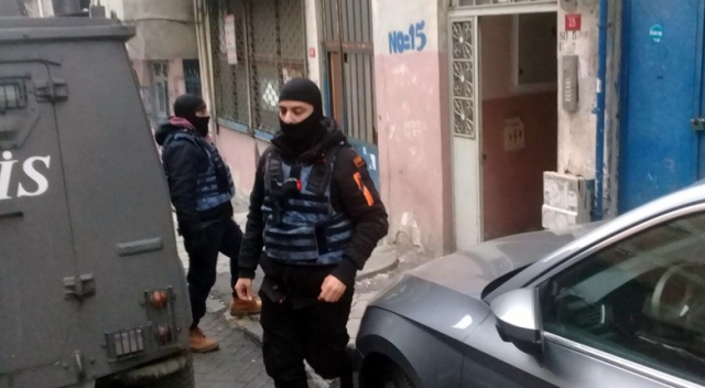 Sobasını yakmak için kömürlüğe inen kadın el bombası buldu