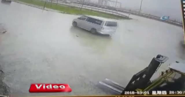 4 kişinin yaralandığı kazanın görüntüleri ortaya çıktı