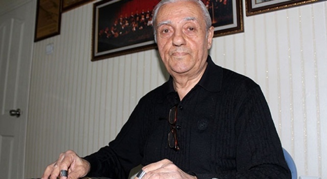 63 yıldır kanun çalarak gönülleri fethediyor