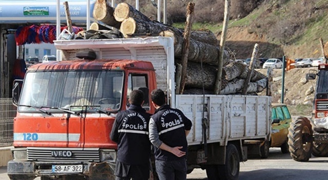 Ceza yazılmasına sinirlenince kamyonunu yakmak istedi