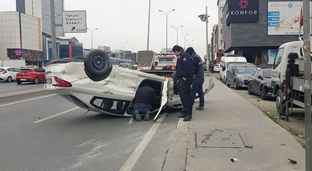 E-5'te takla atan araç yan yola uçtu