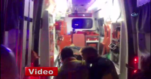 İstanbul Sultanbeyli’de otomobil bariyere çarptı: 4 yaralı