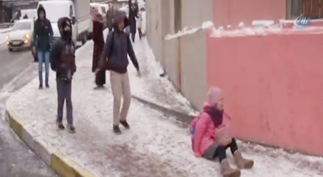 Kar İstanbulullara zor anlar yaşattı