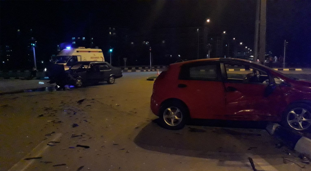 Manisa'da otomobiller çarpıştı: 4 yaralı