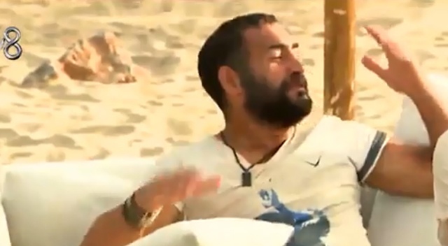 Ümit Karan'dan şok tepki! Sandalyeleri tekmeledi