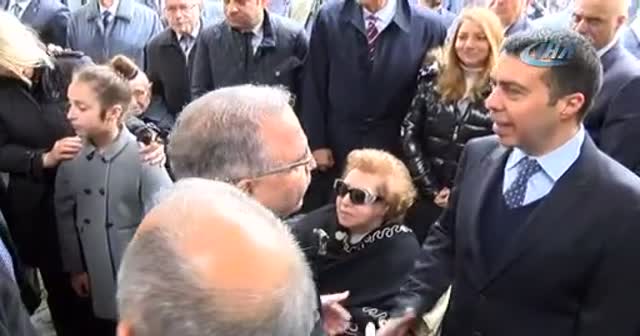 Sekizinci Cumhurbaşkanı Turgut Özal mezarı başında anılıyor
