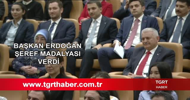 Başkan Erdoğan konuşurken Binali Yıldırım gözyaşlarına boğuldu