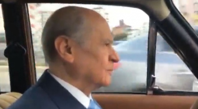 Devlet Bahçeli, Ankara sokaklarında gezdi