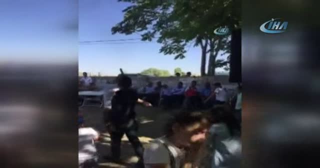 Düğünde havaya ateş etmek isterken kardeşini vurdu