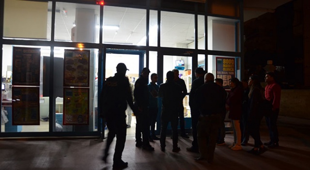 Denizli'de maskeli silahlı market soygunu