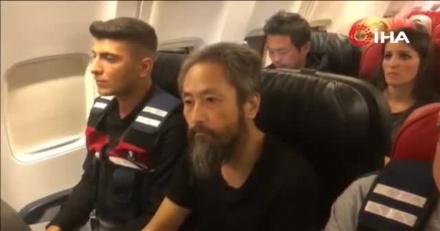 Japon gazeteci ülkesine vardı
