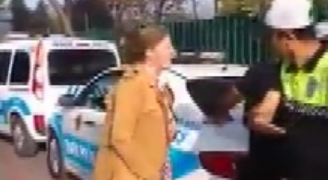 Ceza yazılan öğretmen çığlık çığlığa bağırdı