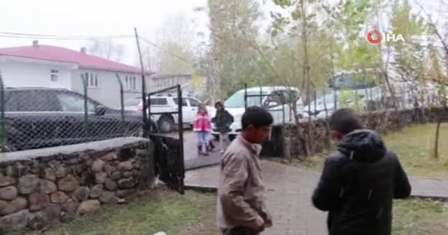 Varto’da kar yağışı başladı