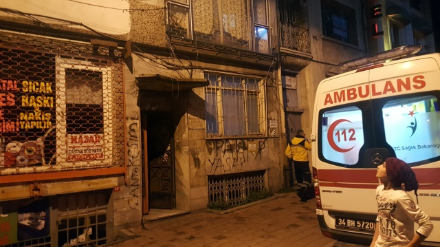 Fatih’te bir çift evlerinde ölü bulundu