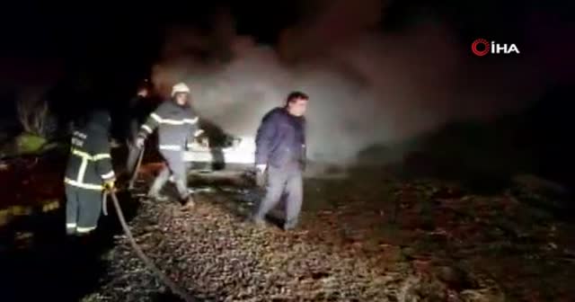Adıyaman’da park halindeki otomobil alev alev yandı