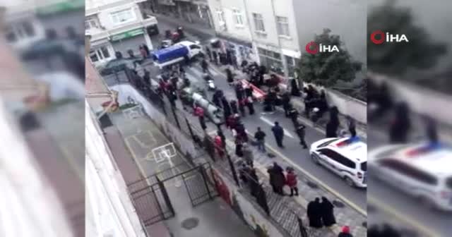 Esenler'de vatandaşların üzerine tabela düştü