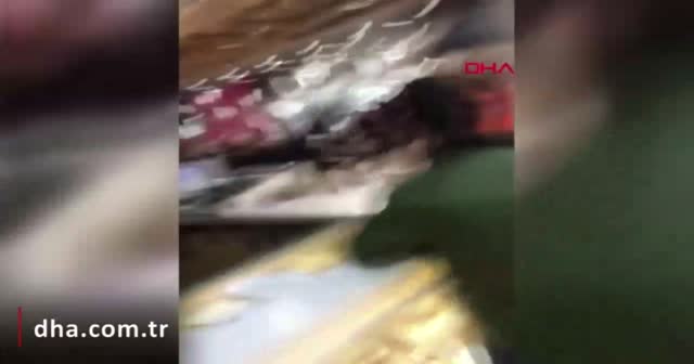 AVM'de bıçaklı kavga: 3 yaralı