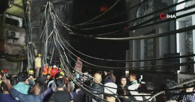 Bangladeş'te yangın faciası: 70 ölü, 50 yaralı