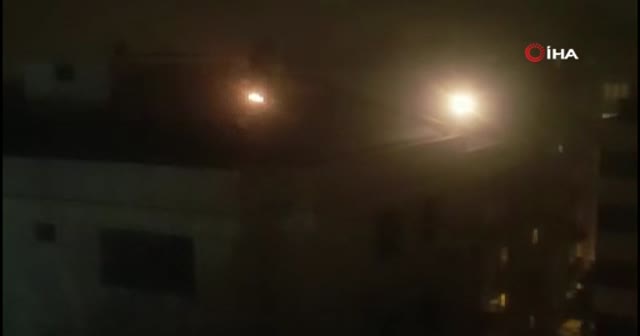 Çatıda gece karanlığında ölümüne izolasyon kamerada
