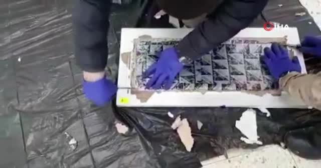 Dolap kapağında 9 kilo 226 gram eroin ele geçirildi