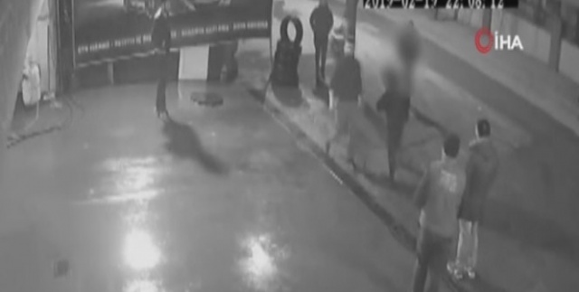 Gazeteciye silahlı saldırı anı kameralara saniye saniye yansıdı
