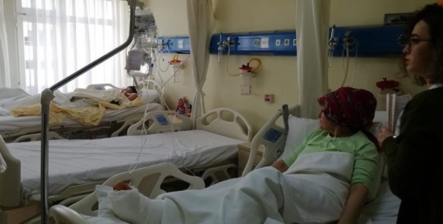 Kartal'da çöken binadan kurtarılan minik Havva ile annesi kavuştu