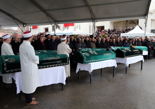 Kartal'da hayatını kaybeden Alemdar ailesi üyeleri son yolculuğuna uğurlandı