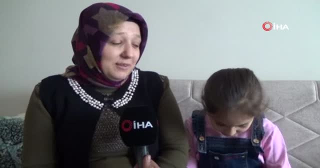 Okuma yazma öğrenip yazdığı mektubu şehit babasının mezar taşına astı