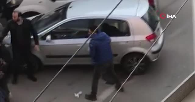 Yol vermeyen adamı copla dövdüler