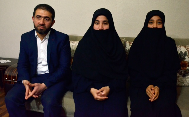 Adana'da tesettürlü kadınlara çirkin saldırı