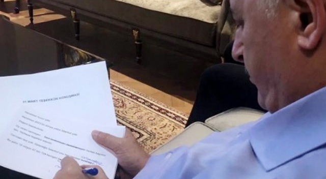 Binali Yıldırım, teşekkür konuşmasını hazırlıyor