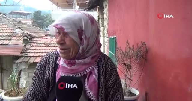 Evi yanan Havva ninenin gözyaşları