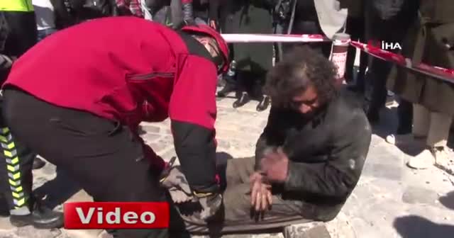 Mazgala sıkışan adam için itfaiye seferber oldu