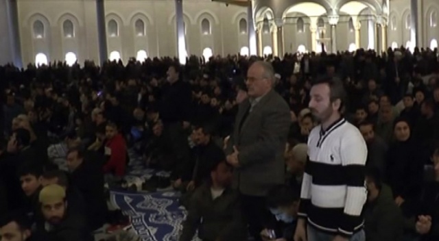 Binlerce kişi Çamlıca Camii’ne akın etti