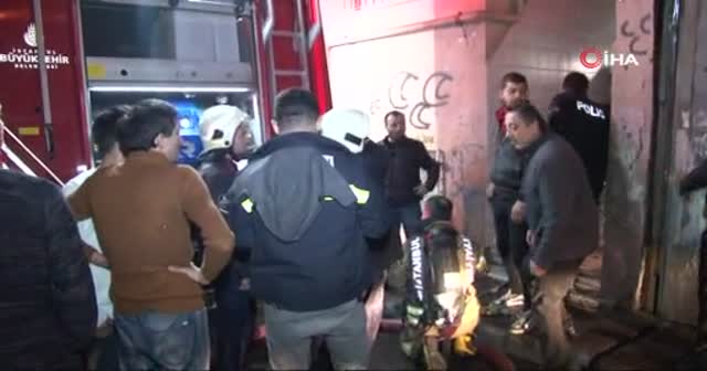 Elektrik panosundan çıkan yangın mahalleliyi korkuttu
