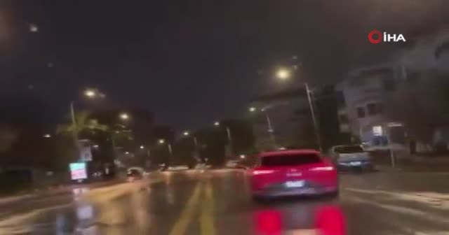 Kadıköy’de drift yapan trafik magandası kamerada