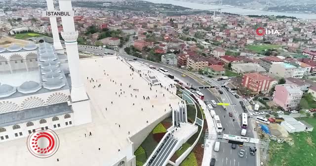 Karamollaoğlu’nun dolmaz dediği Çamlıca Camii tıklım tıklım