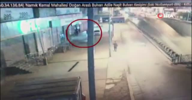 Bankamatiğe para yatırırken 4 kişi tarafından kaçırıldı